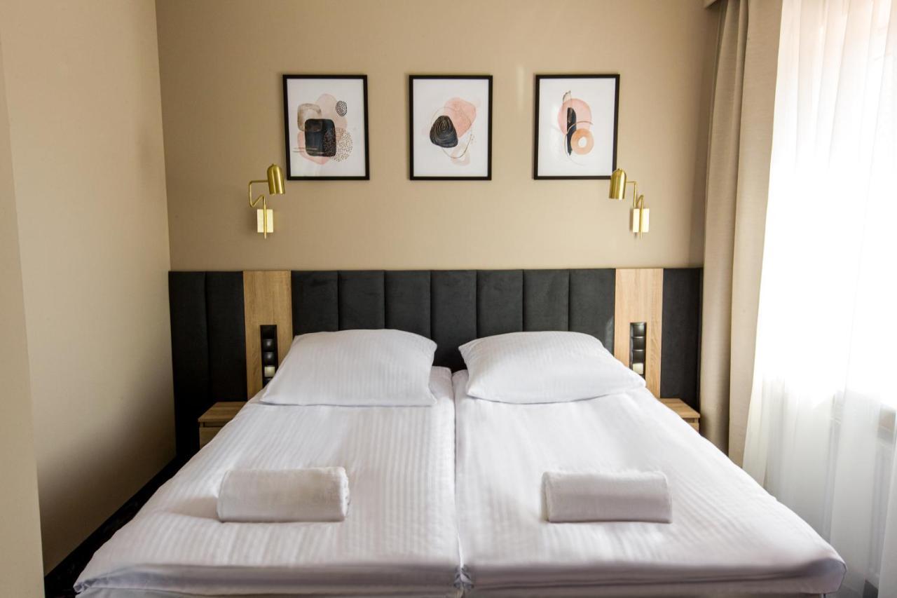 Hotel Zodiak Sucha  Екстериор снимка