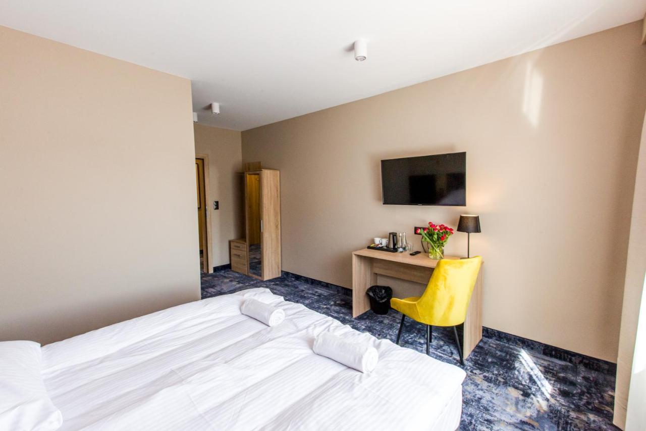 Hotel Zodiak Sucha  Екстериор снимка