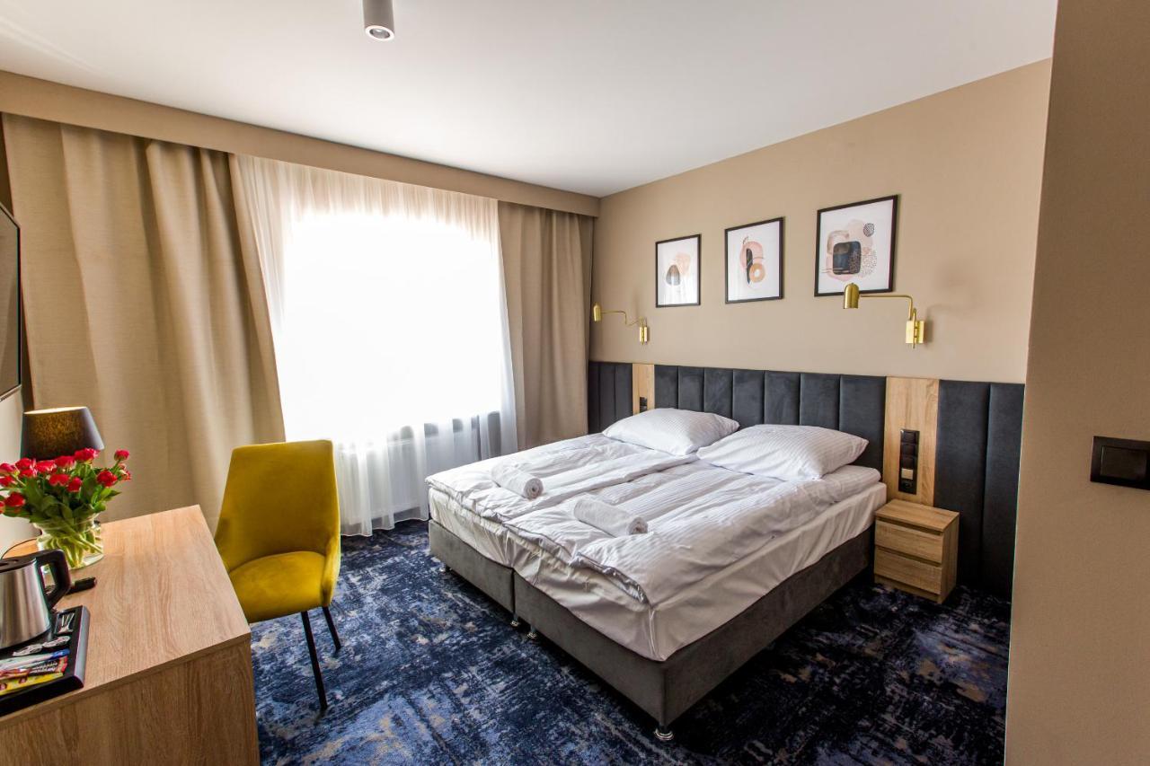 Hotel Zodiak Sucha  Екстериор снимка