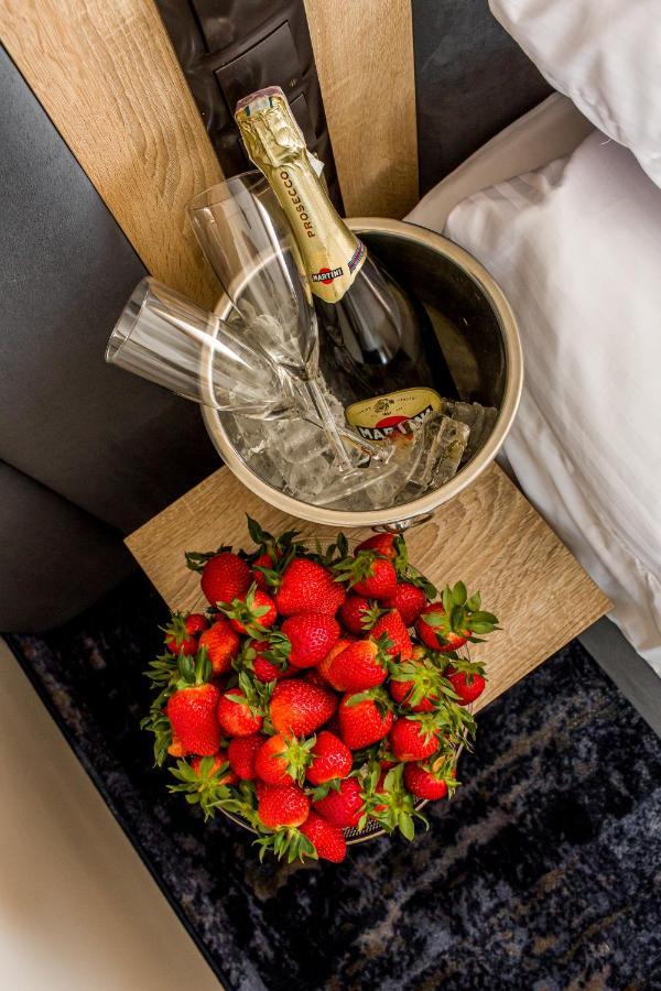 Hotel Zodiak Sucha  Екстериор снимка