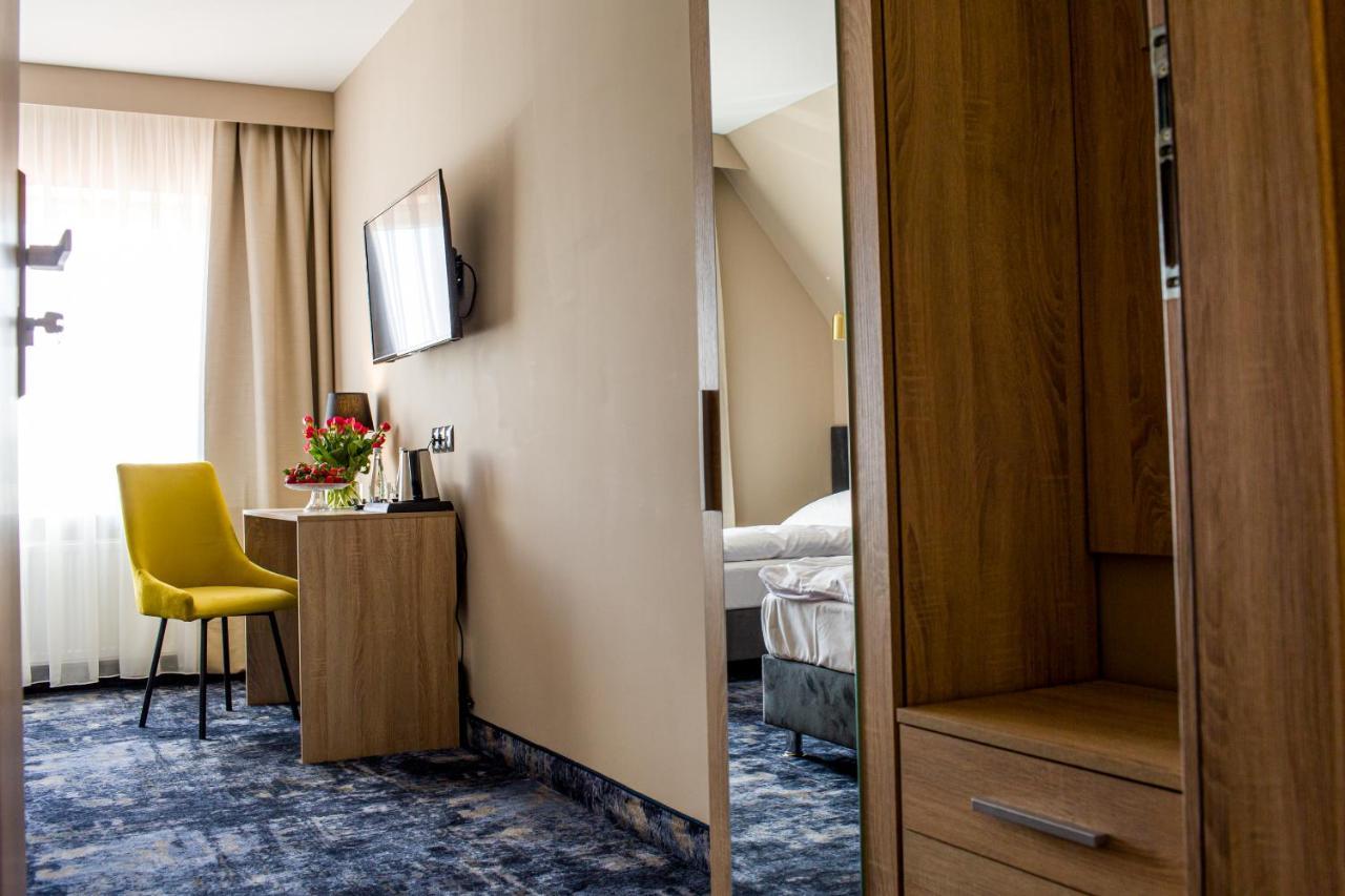 Hotel Zodiak Sucha  Екстериор снимка