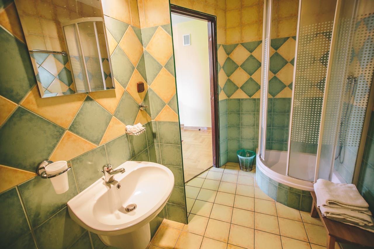 Hotel Zodiak Sucha  Екстериор снимка